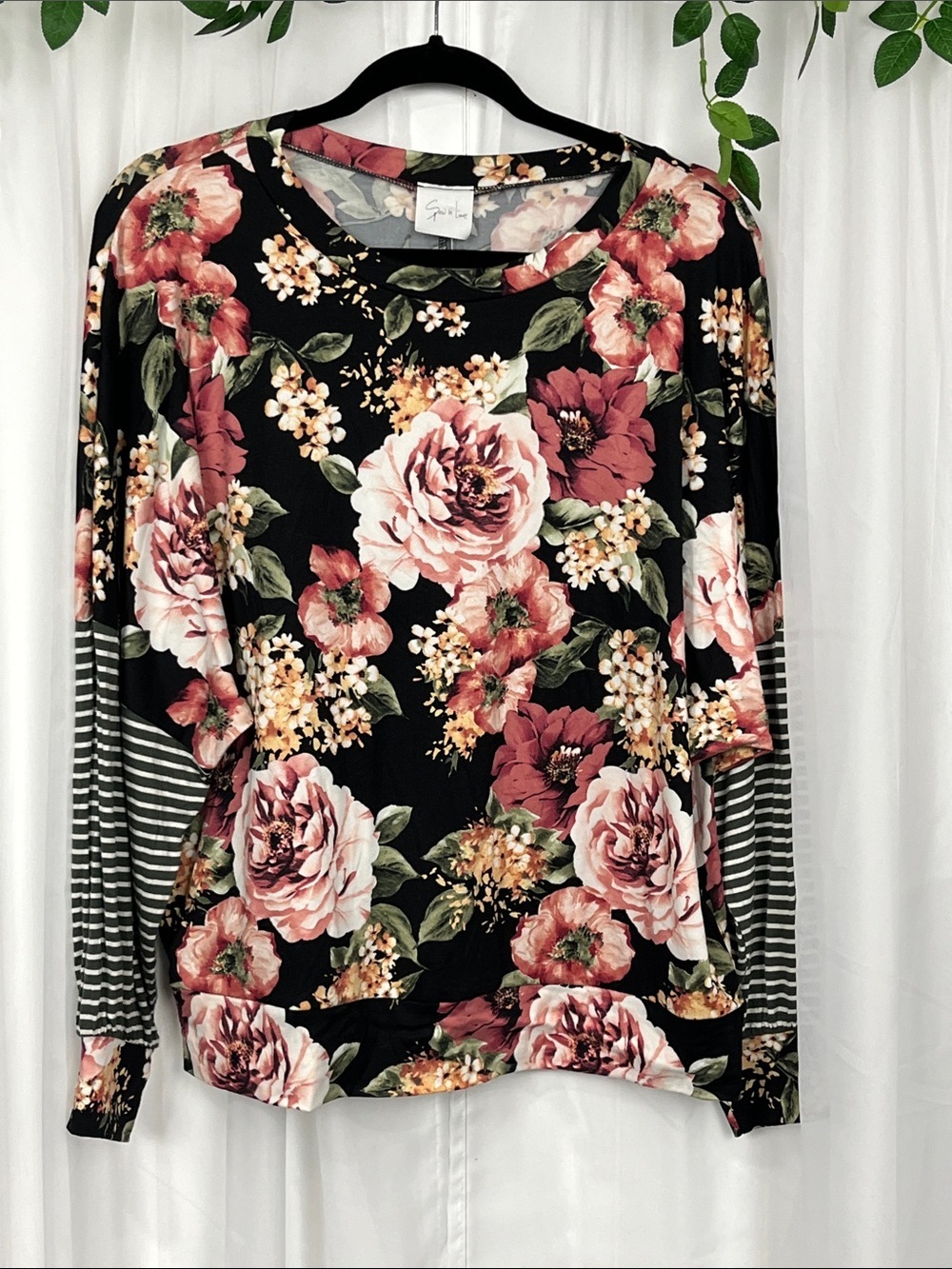 Sew in Love Womens Pullover Top L Scoop Neck Contrast Striped Sleeve Stretch NWT